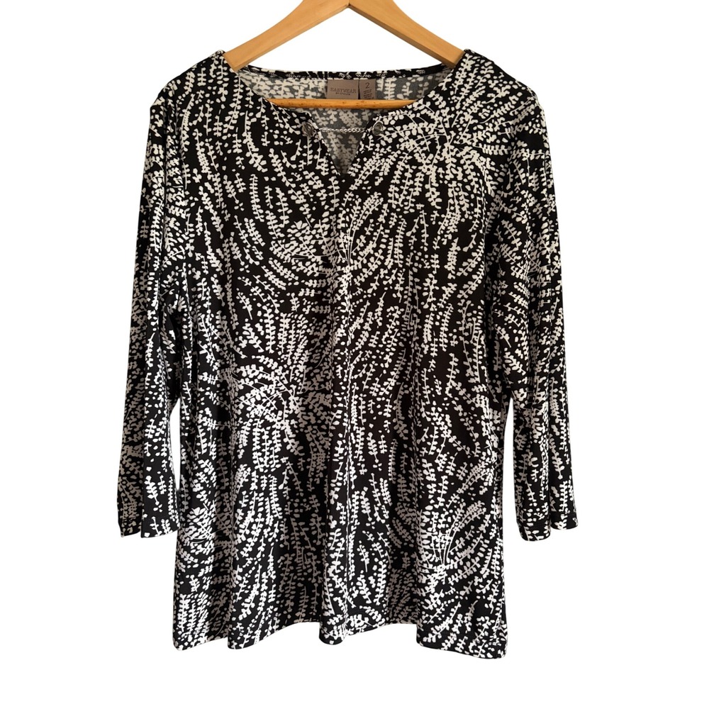 Easywear by Chico's Black White Fern Print Chain Neck Top Size 2 L Large